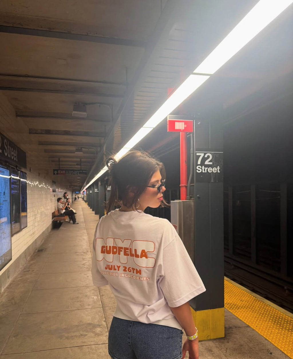 GUDFELLA NYC PARADE TEE